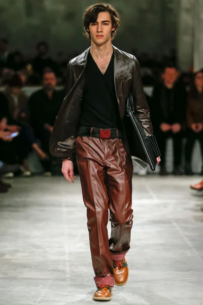 Look 9